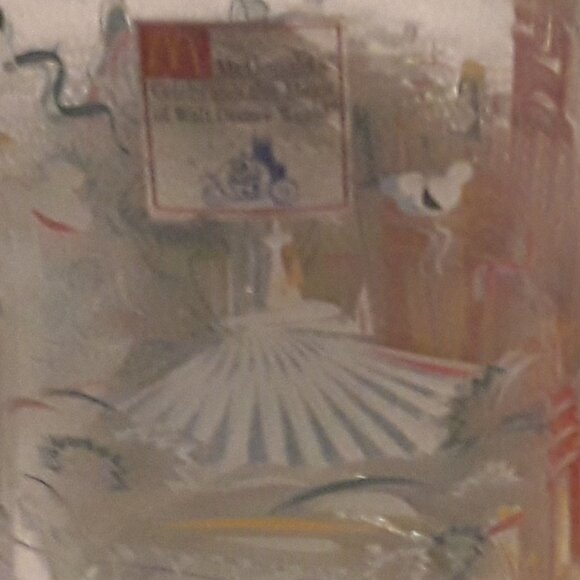 Disney World/ McDonalds 25th Anniversary Glass - Picture 3 of 4